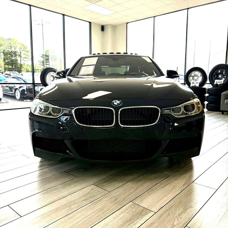 2014 BMW 3 Series Image 2