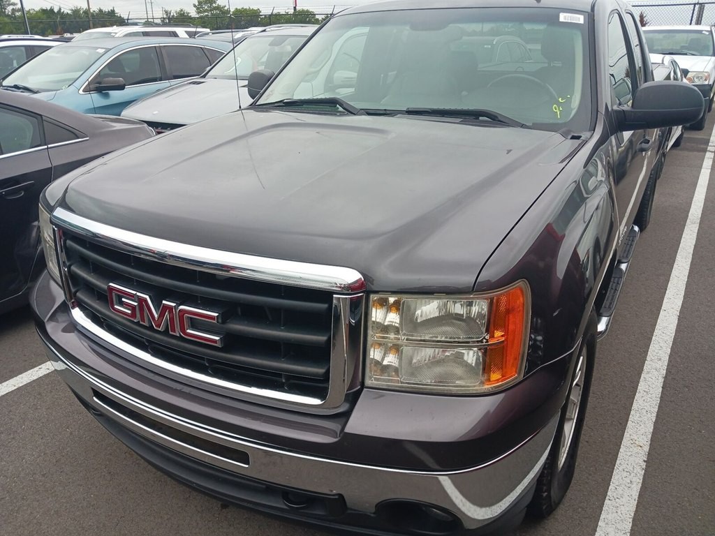 2011 GMC Sierra Image 2
