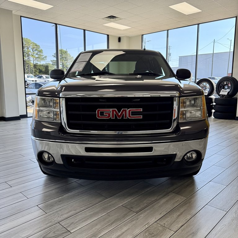 2011 GMC Sierra Image 2