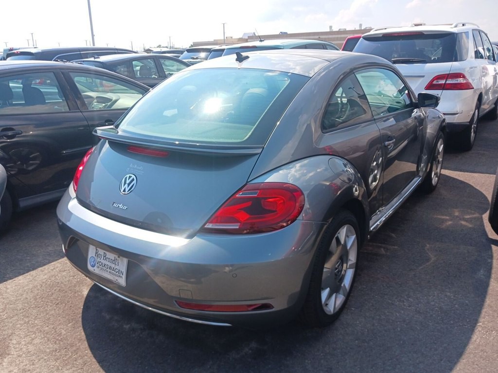 2017 Volkswagen Beetle Image 3