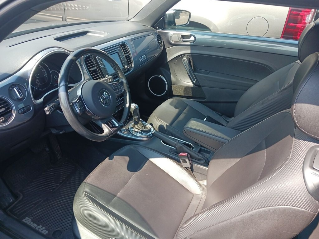 2017 Volkswagen Beetle Image 5