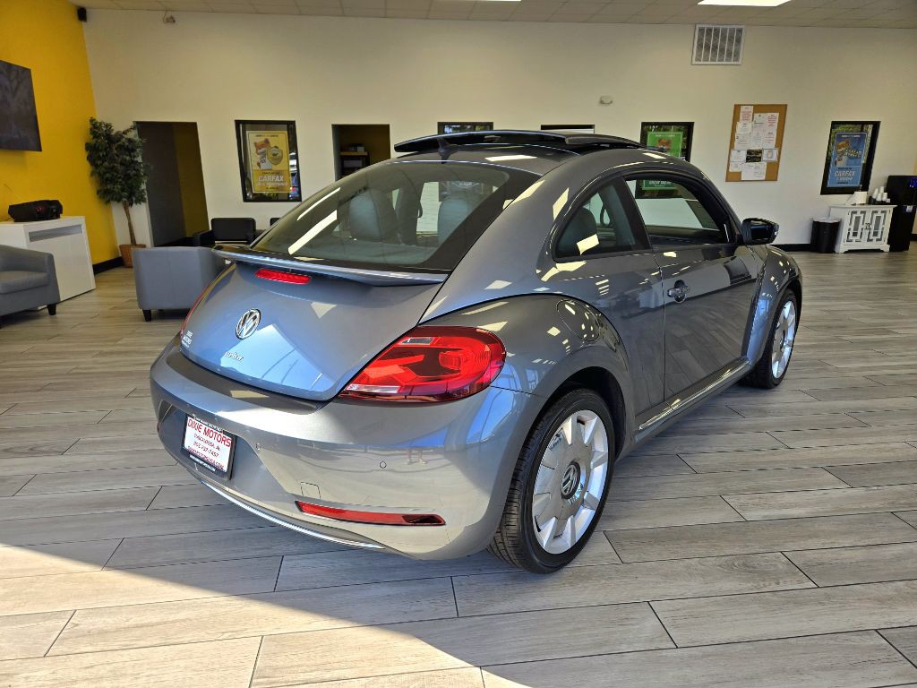 2017 Volkswagen Beetle Image 6