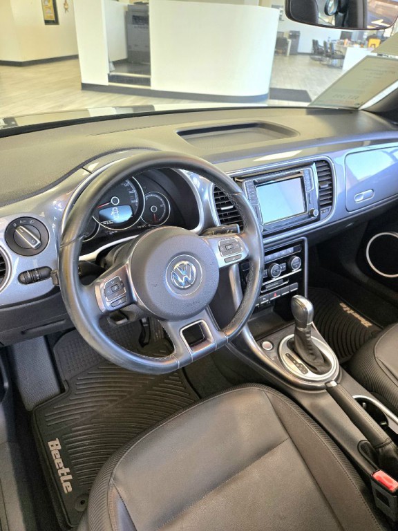2017 Volkswagen Beetle Image 12