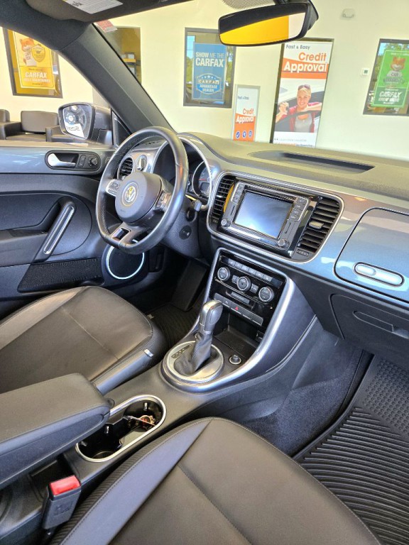 2017 Volkswagen Beetle Image 15