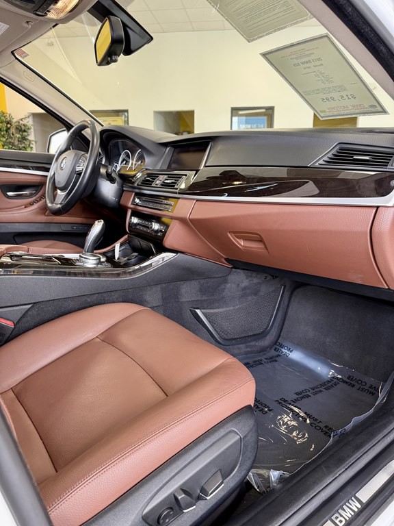 2015 BMW 5 Series Image 12