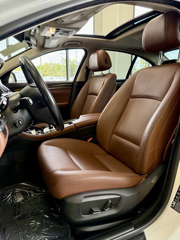 2015 BMW 5 Series Image 14
