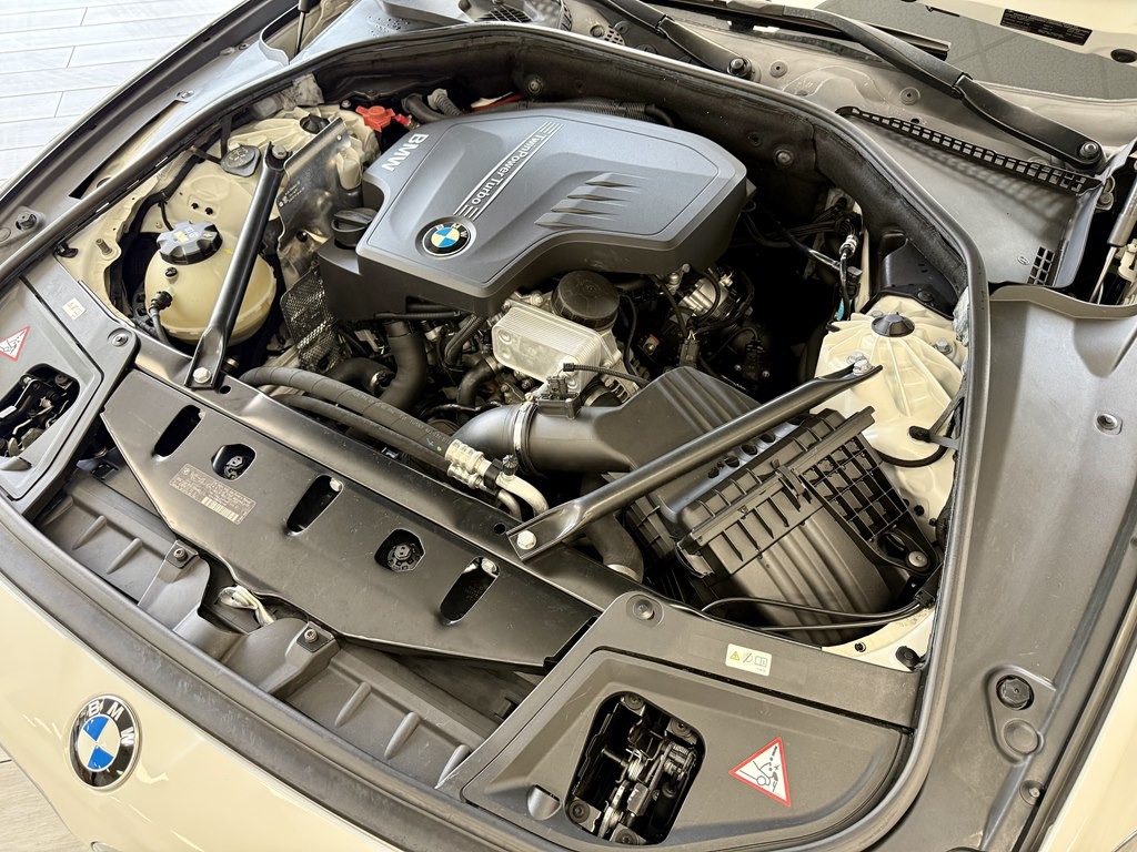 2015 BMW 5 Series Image 18