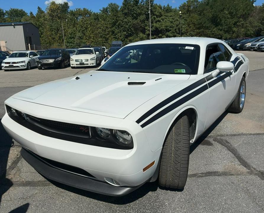 2011 Dodge Challenger Image 3
