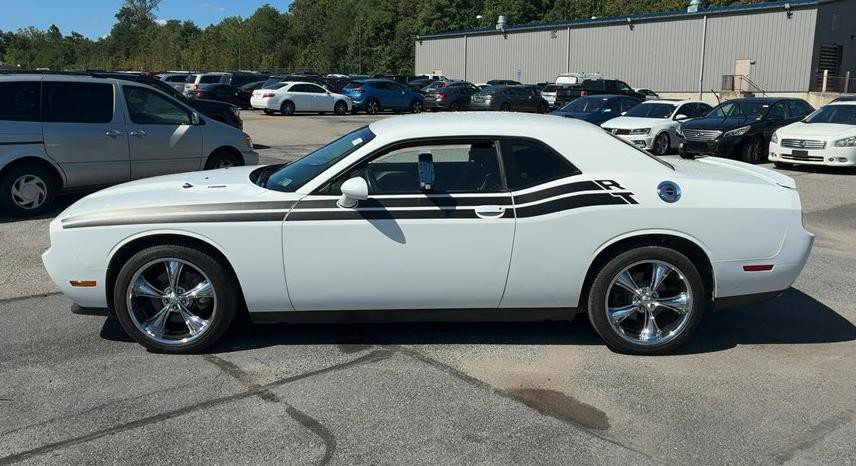 2011 Dodge Challenger Image 4