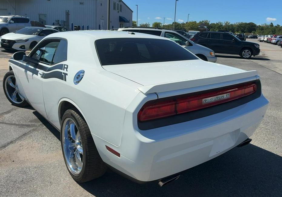 2011 Dodge Challenger Image 5