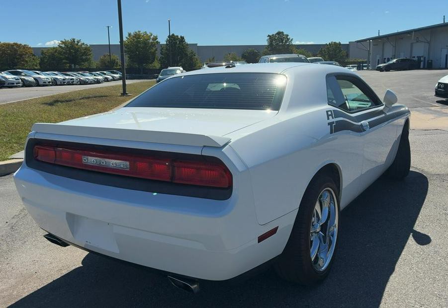 2011 Dodge Challenger Image 7