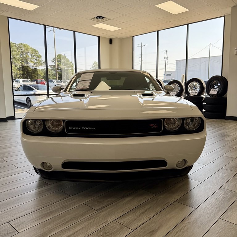 2011 Dodge Challenger Image 2