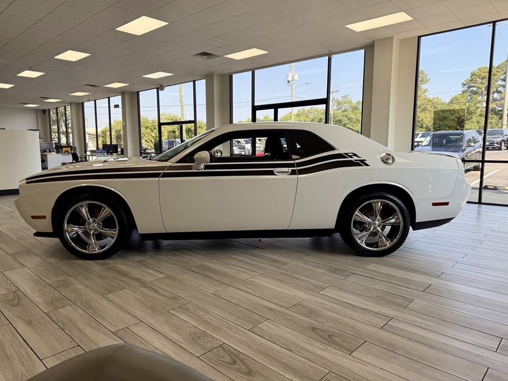 2011 Dodge Challenger Image 4