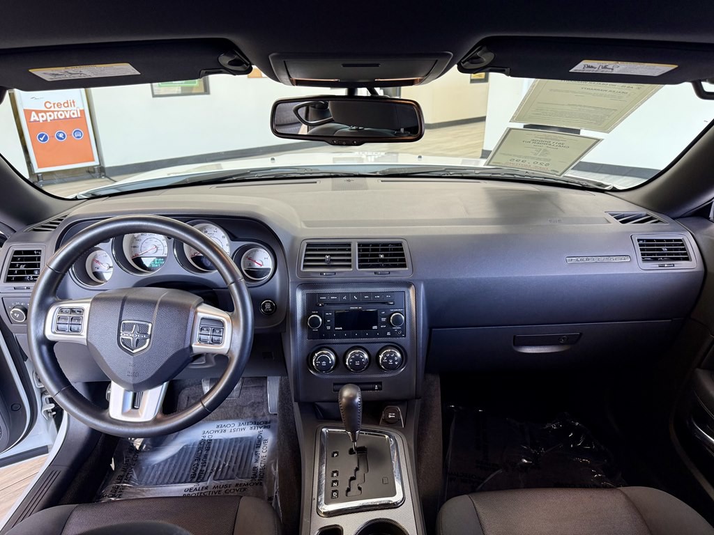 2011 Dodge Challenger Image 10