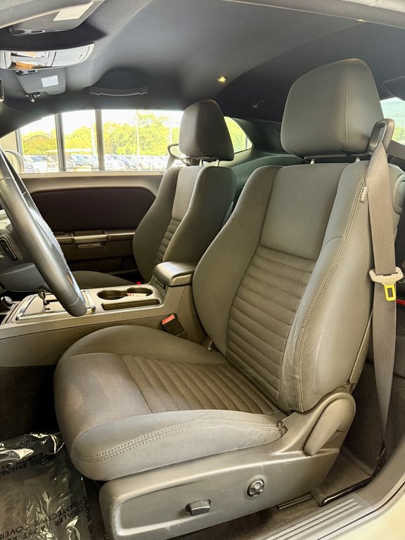 2011 Dodge Challenger Image 13