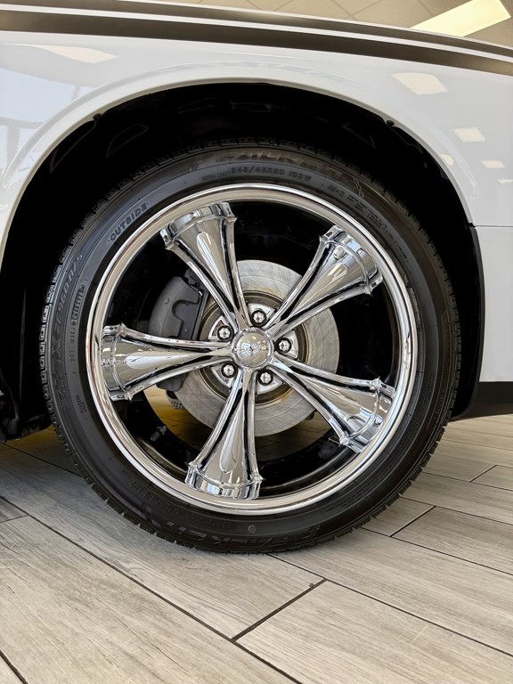 2011 Dodge Challenger Image 18