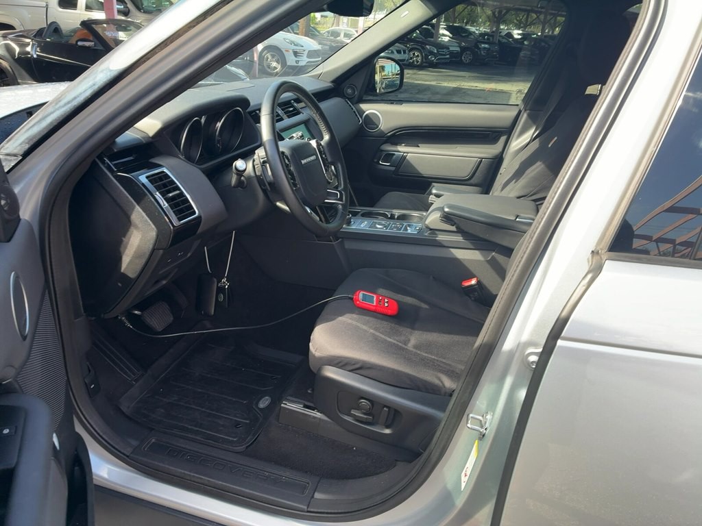 2019 Land Rover Discovery Image 10