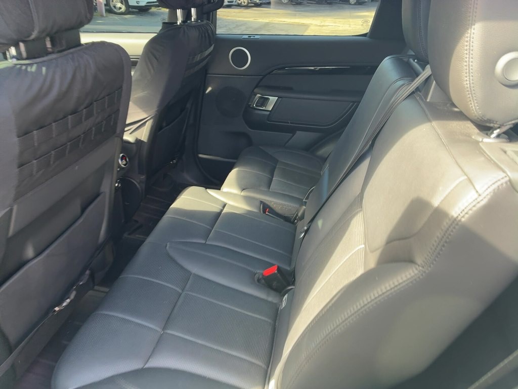2019 Land Rover Discovery Image 11