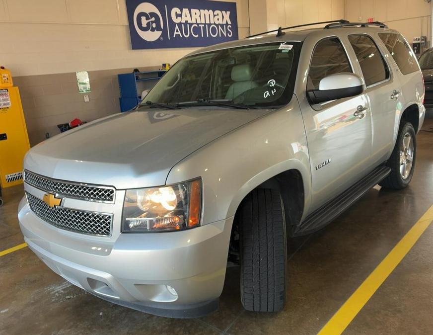 2013 Chevrolet Tahoe Image 2