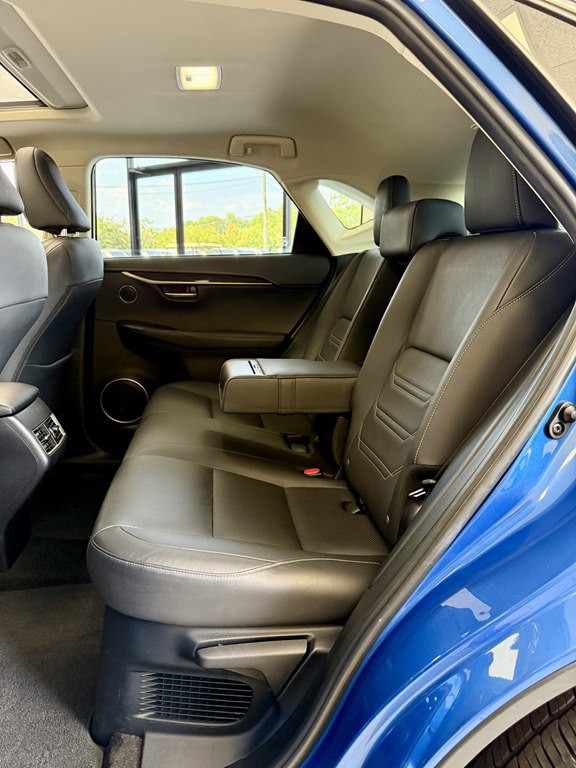 2016 Lexus NX 300 Image 12