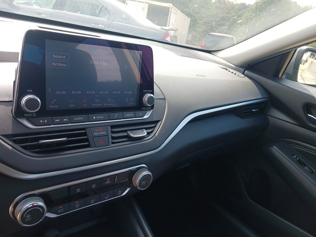 2020 Nissan Altima Image 7