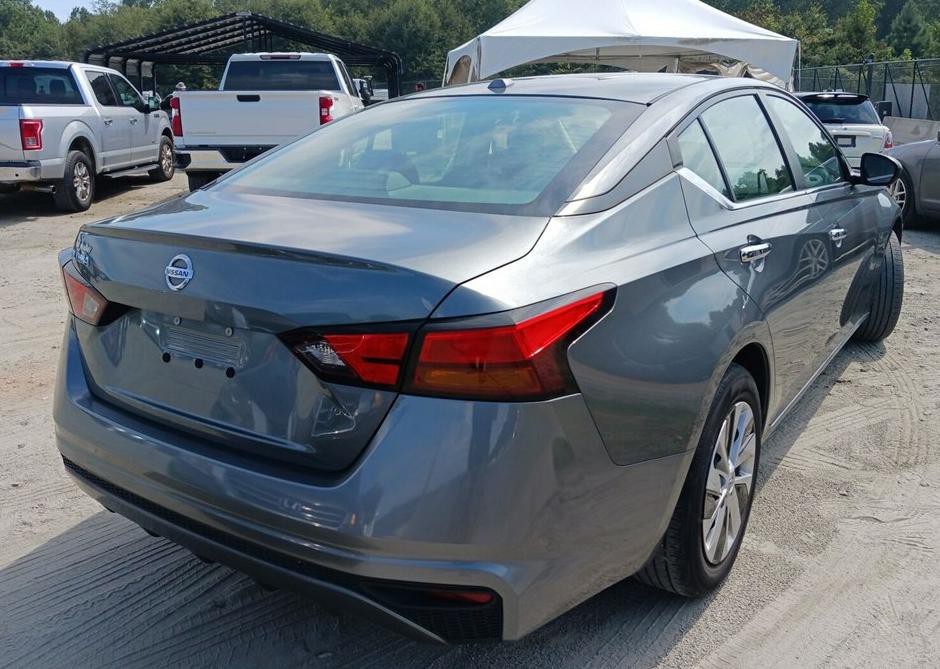 2020 Nissan Altima Image 3