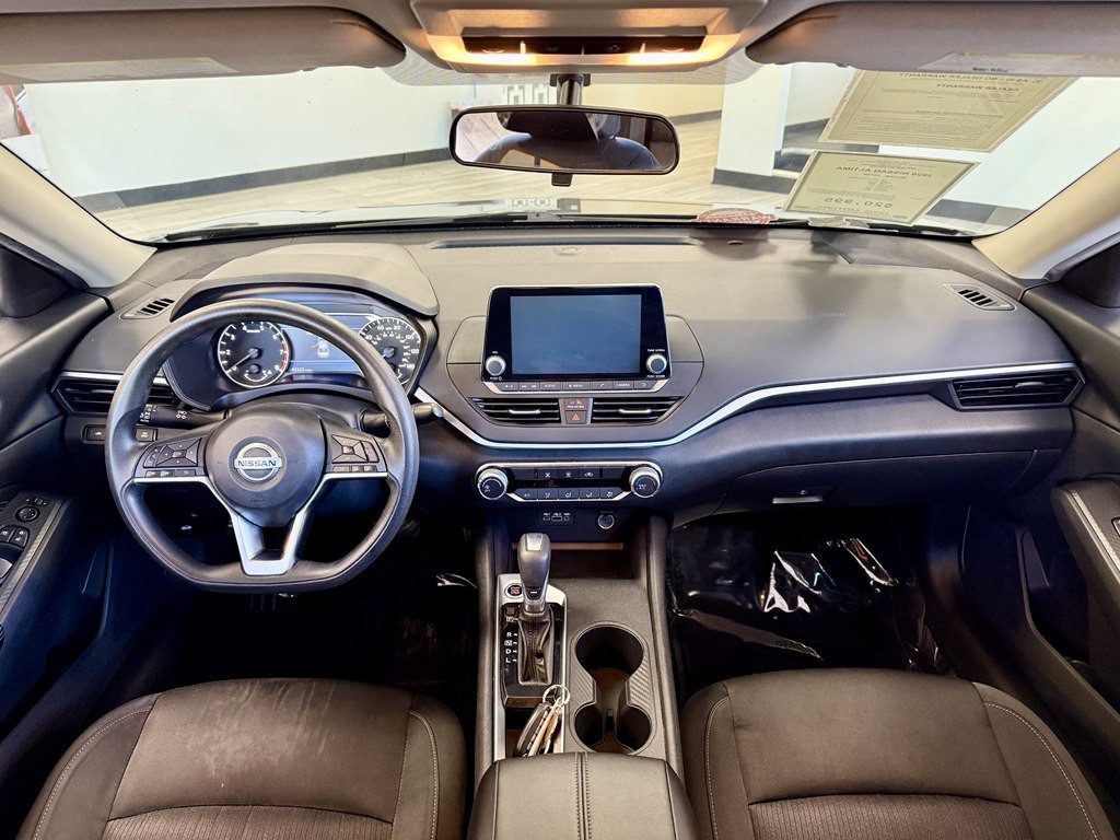 2020 Nissan Altima Image 10