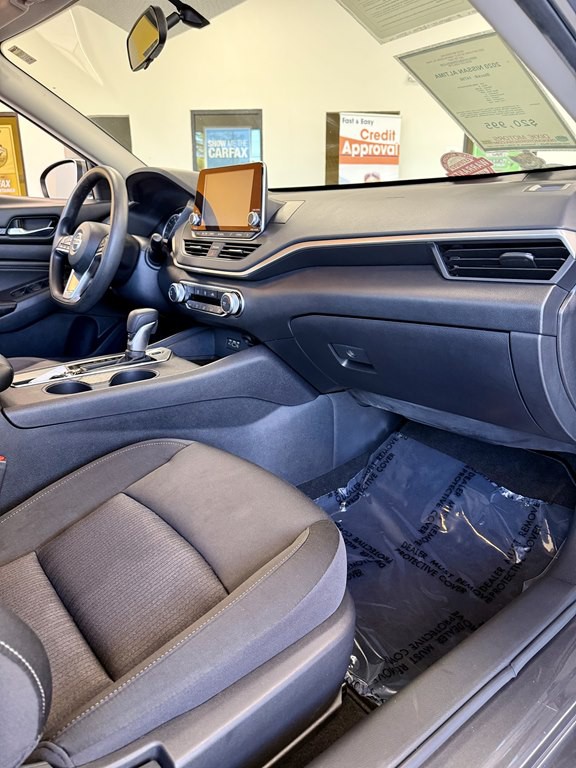 2020 Nissan Altima Image 12