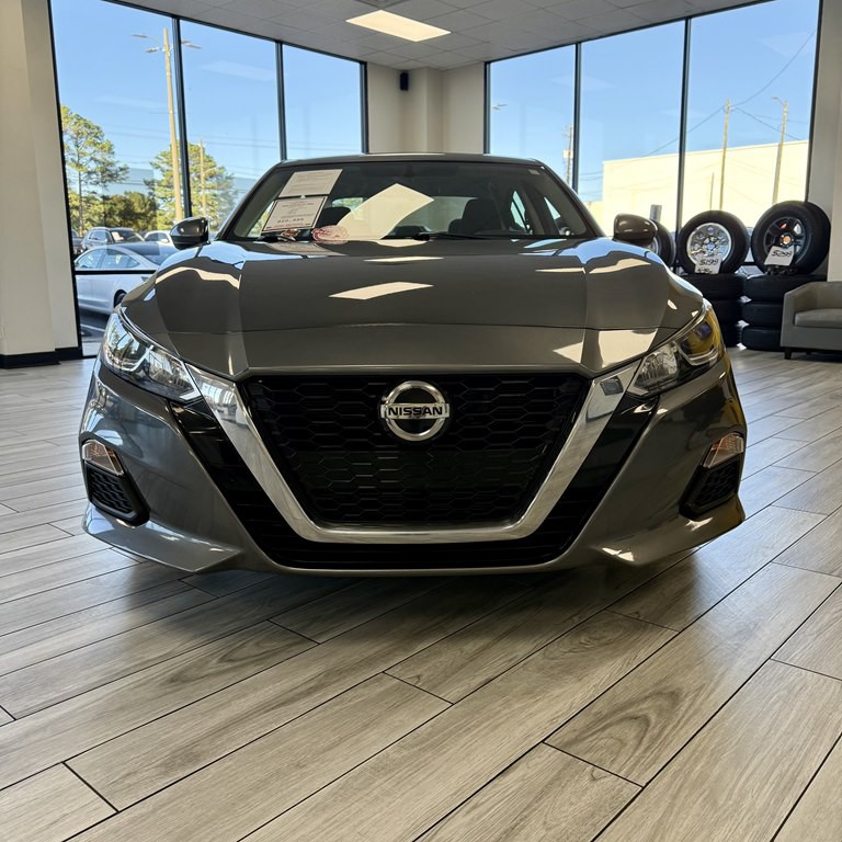 2020 Nissan Altima Image 2