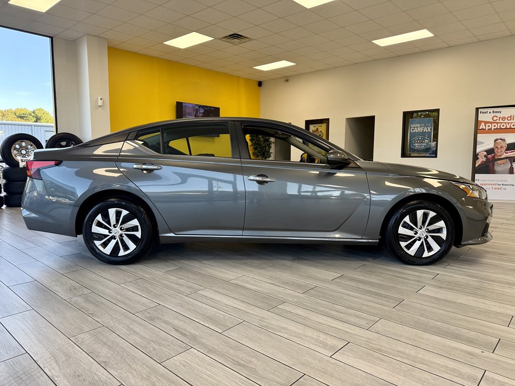 2020 Nissan Altima Image 5