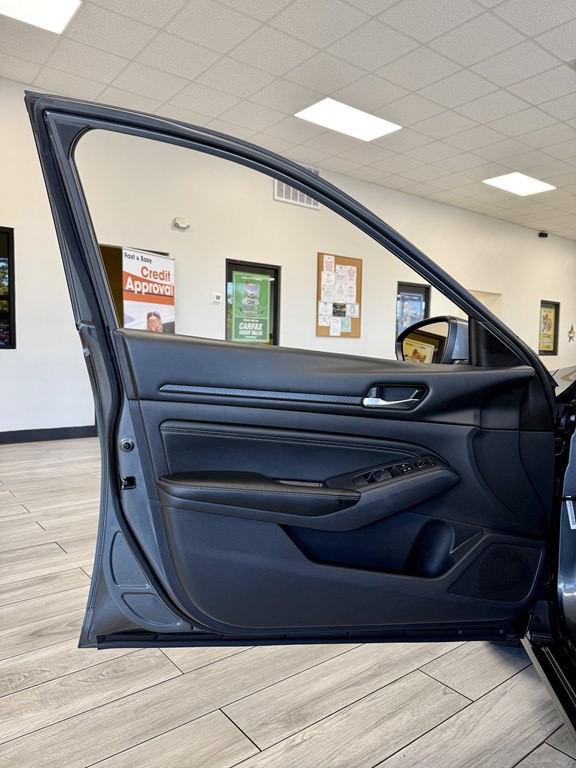 2020 Nissan Altima Image 15