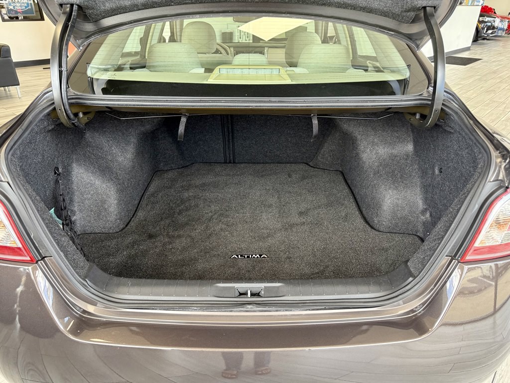 2013 Nissan Altima Image 9