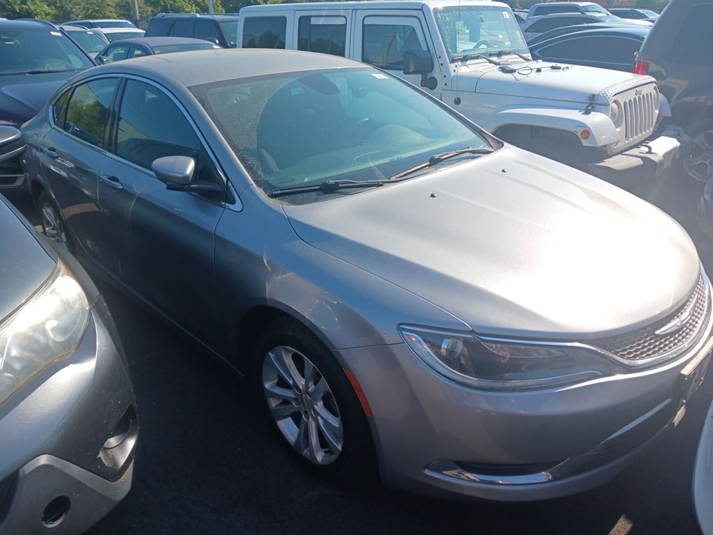 2016 Chrysler 200 Image 1