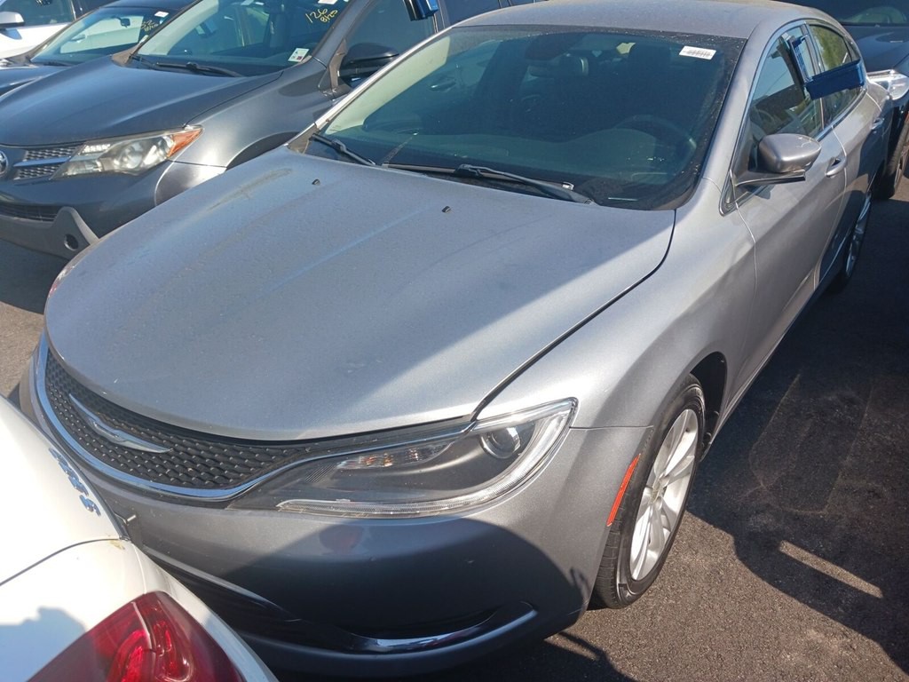 2016 Chrysler 200 Image 2