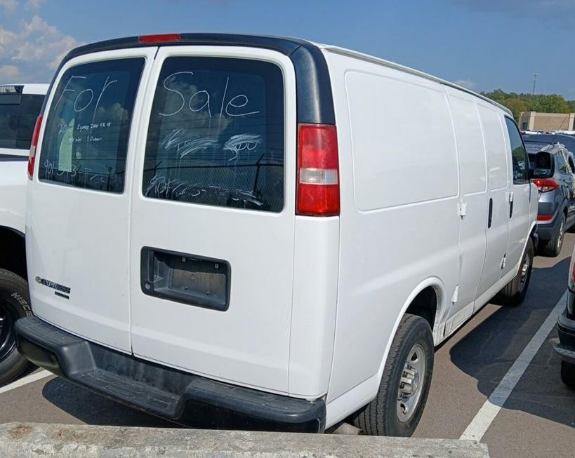 2016 Chevrolet Express Image 3