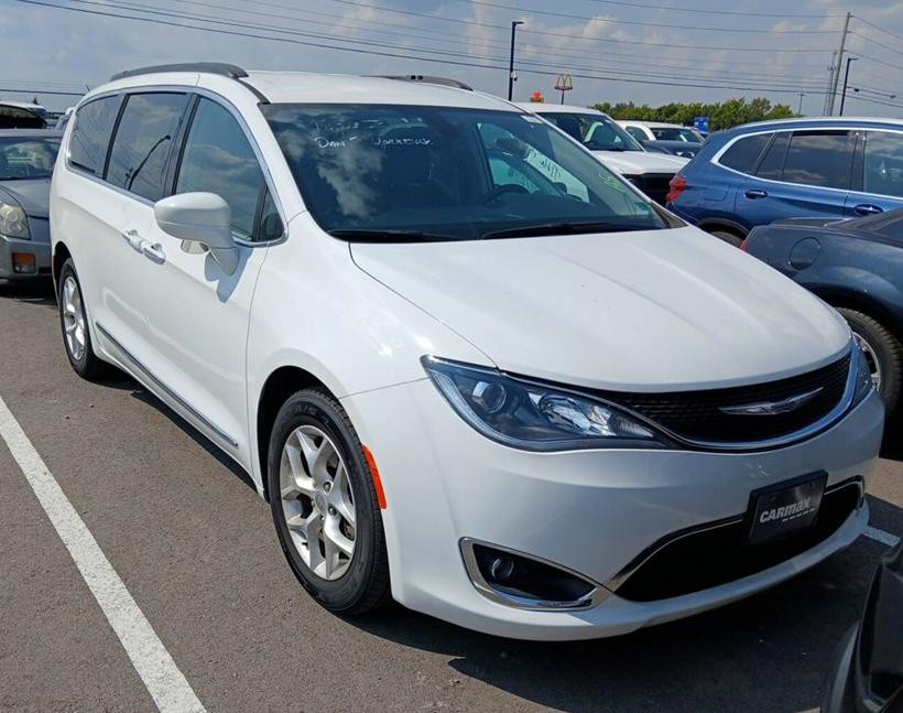 2017 Chrysler Pacifica Image 1