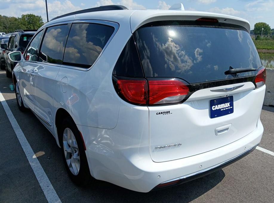 2017 Chrysler Pacifica Image 4
