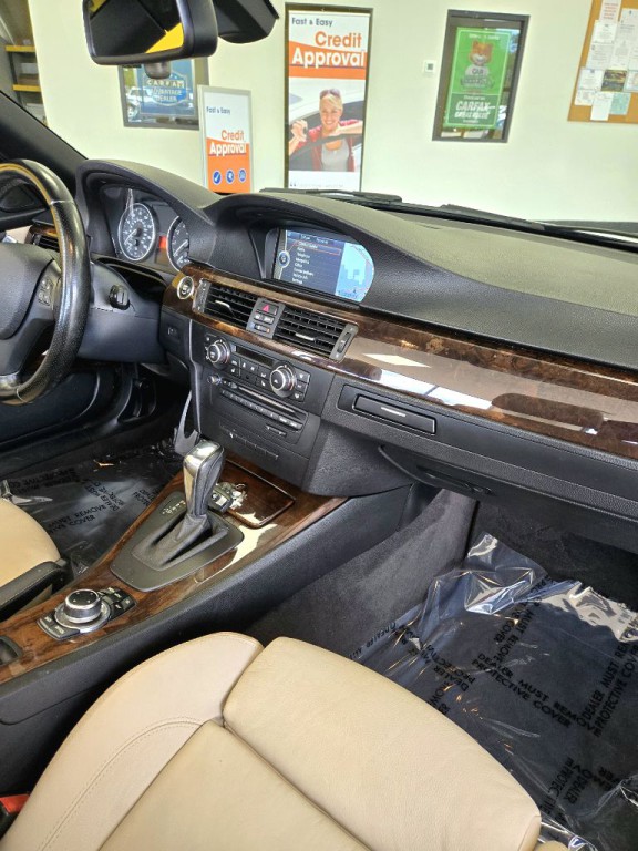 2013 BMW 3 Series Image 15