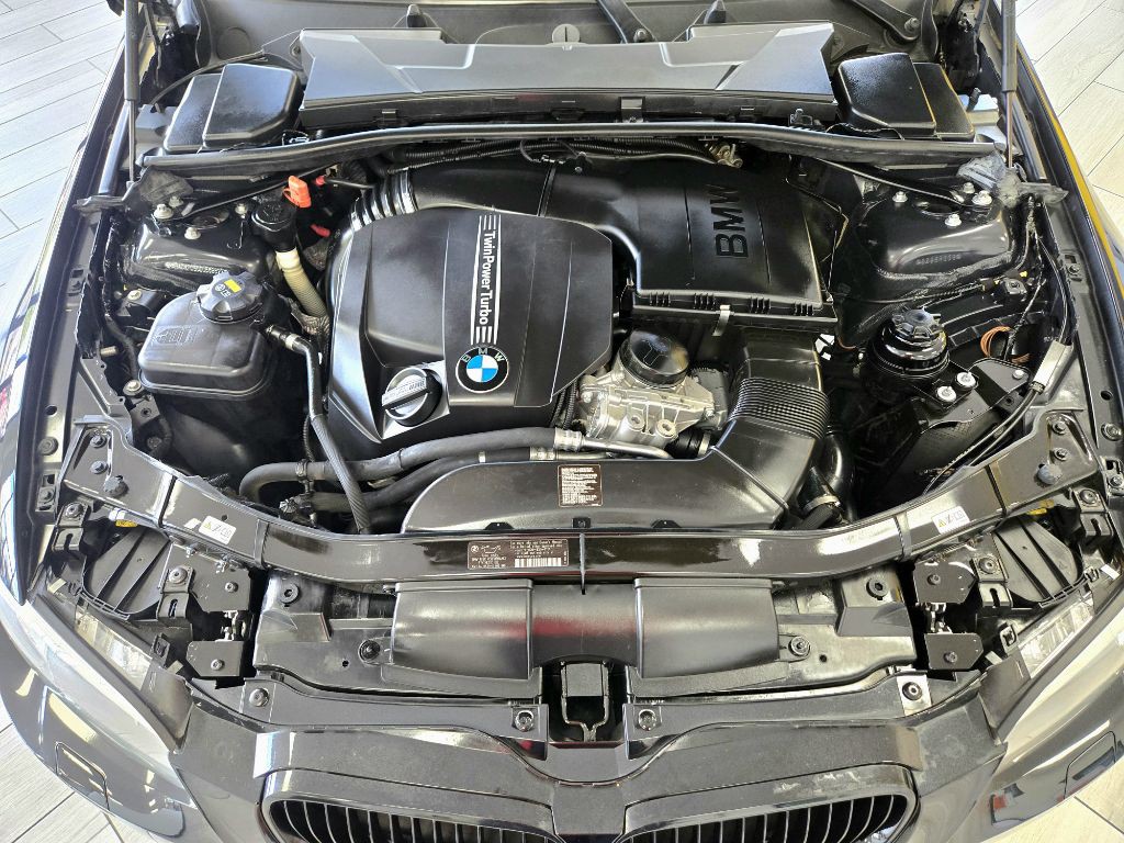 2013 BMW 3 Series Image 18