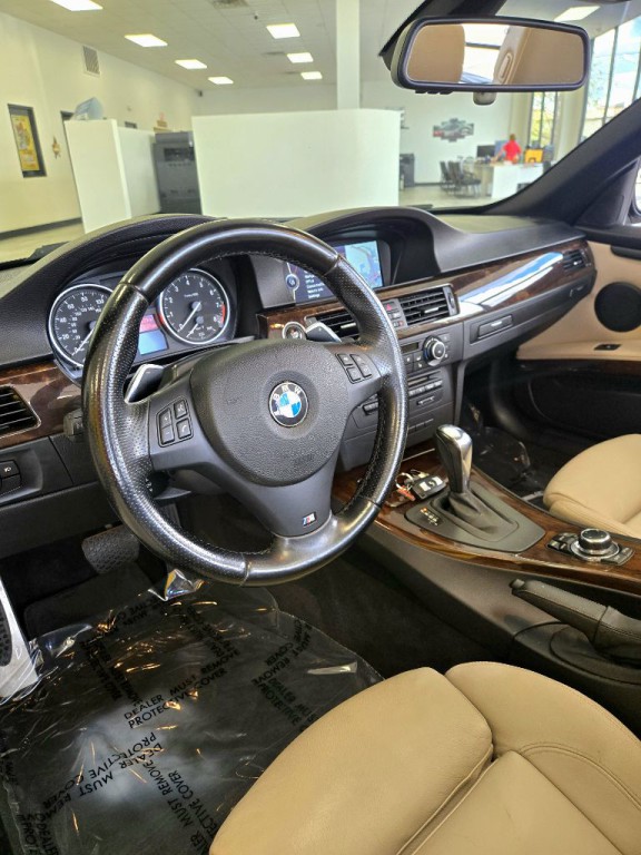 2013 BMW 3 Series Image 12