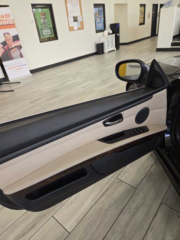 2013 BMW 3 Series Image 14