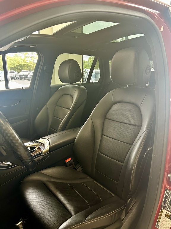 2019 Mercedes-Benz GLC-Class Image 14