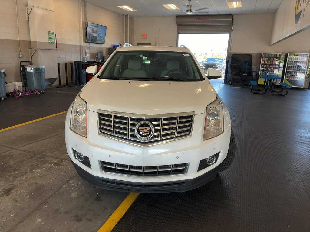 2015 Cadillac SRX Image 2