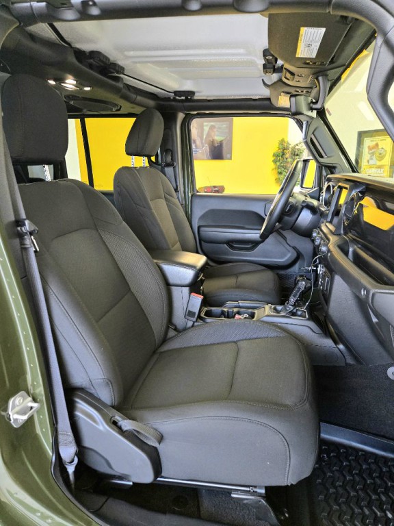 2022 Jeep Gladiator Image 16