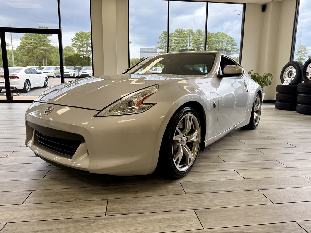 2011 Nissan 370Z Image 3