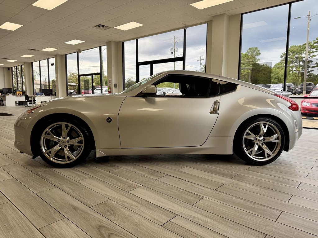 2011 Nissan 370Z Image 4