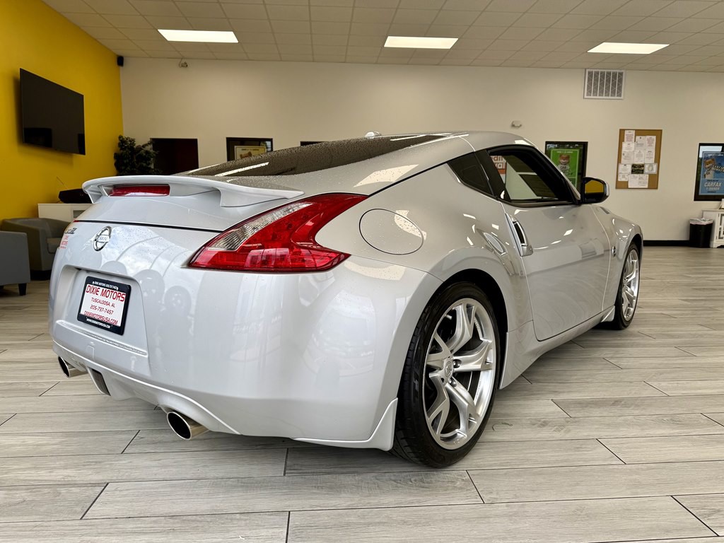 2011 Nissan 370Z Image 6