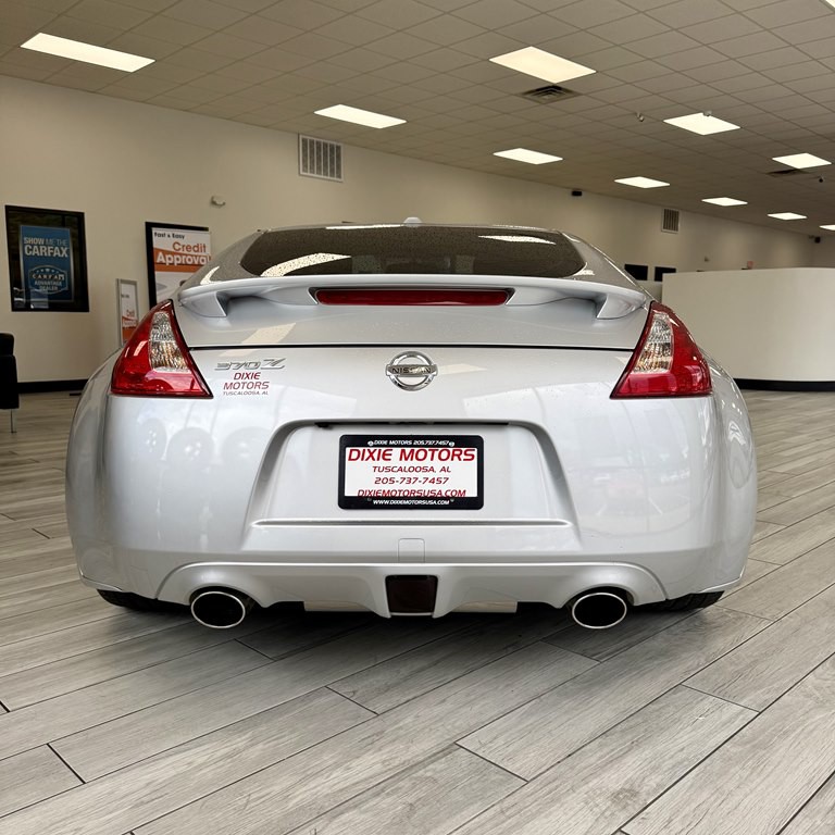 2011 Nissan 370Z Image 8
