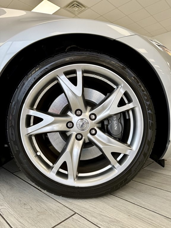 2011 Nissan 370Z Image 17