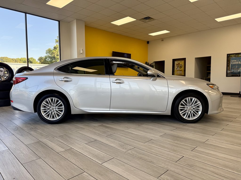 2013 Lexus ES Image 5